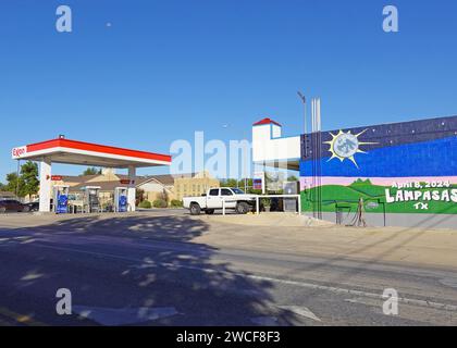 A mural on the side of a convenience store promoting the 2024 national solar eclipse in Lampasas Texas - November 2023 Stock Photo