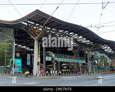 View of the main entrance to the Southern Cross railway station on the corner of Collins and Spencer streets in Melbourne, Victoria, Australia. Stock Photo
