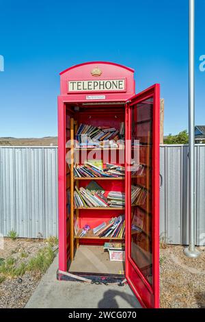 A Little Free Library in a British phone booth in Loa, Utah, USA Stock Photo