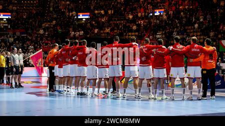 Muenchen, Deutschland. 16th Jan, 2024. Team Serbien bei der Nationalhymne. GER, Serbien vs. Montenegro, Handball, Maenner, EHF Euro 2024, Gruppe C, 3. Spieltag, 16.01.2024. Foto: Eibner-Pressefoto/Heike Feiner Credit: dpa/Alamy Live News Stock Photo