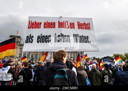 With the slogan Better a hot autumn than a cold winter, AfD supporters demonstrate against government policy in the energy crisis, Berlin, 08.10.2022 Stock Photo