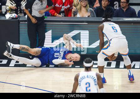 daniel theis sneakers