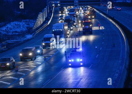 17 January 2024, Saxony-Anhalt, Magdeburg: Traffic on the A2 freeway is being diverted past the scene of an accident via the Magdeburg Zentrum exit and slip road. A 78-year-old wrong-way driver was killed in an accident there on Wednesday morning. Another person was seriously injured, according to the police. The man had driven onto the highway in the wrong direction. On the carriageway towards Hanover, his car then collided head-on with a van and hit another vehicle. The wrong-way driver died at the scene of the accident. One person in the van suffered serious injuries. Photo: Klaus-Dietmar G Stock Photo