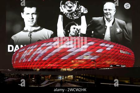 Allianz Arena Mit Schriftzug Danke Franz, Beleuchtung In Erinnerung An ...