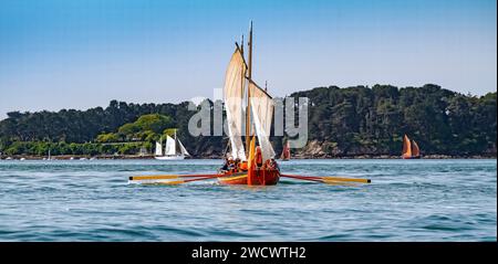 France, Morbihan, Gulf of Morbihan, Zinneke, yole de Bantry, Semaine du Golfe 2023 edition Stock Photo