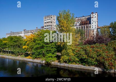 Canada, province of Quebec, Montreal, Old Montreal, the port, grain silos, silo No. 5 on the edge of the locks Stock Photo