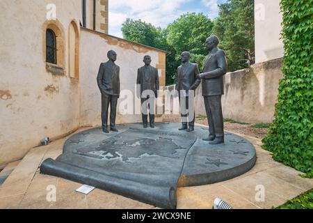 France, Moselle, Scy Chazelles, the monument in Homage to the Founding Fathers of Europe in front of Robert Schuman's house by the Russian artist Zourab Tsereteli. The statues represent four founders of Europe: the Italian Alcide de Gasperi (1881-1954, President of the Council), the French Robert Schuman (1886-1963, Minister of Foreign Affairs), Jean Monnet (1888-1979, first Commissioner to the Plan) and Konrad Adenauer (1876-1967, German chancellor) Stock Photo