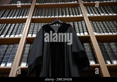 Richterrobe in der Bibliothek des Frankfurter Landgerichts Themenfoto ...