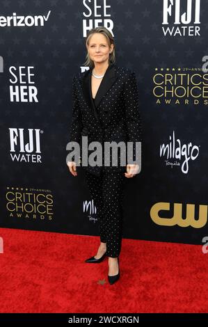 Jodie Foster bei der Verleihung der 29. Critics Choice Awards im Barker Hangar. Santa Monica, 14.01.2024 *** Jodie Foster at the 29 Critics Choice Awards at the Barker Hangar Santa Monica, 14 01 2024 Foto:xJ.xBlocx/xFuturexImagex critics choice 4389 Stock Photo