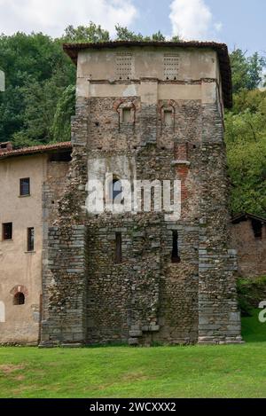 Torba (Va), Monastero di Torba, la Torre romana del V/VI sec. d.C. Stock Photo
