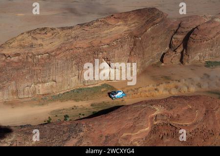 615 HUZINK Gert (nld), ROESINIK Martin (nld), BURRSEN Rob (nld), Jongbloed Dakar Team, Renault C460 Hybrid, FIA Truck, action during the Stage 10 of the Dakar 2024 on January 17, 2024 around Al Ula, Saudi Arabia Stock Photo