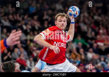 Hamburg, Germany. 17th Jan, 2024. HAMBURG, GERMANY - JANUARY 17: Mathias Gidsel of Denmark shoots to score during the EHF Euro 2024 Main Round match between Denmark and Netherlands at Barclays Arena on January 17, 2024 in Hamburg, Germany. (Photo by Henk Seppen/Orange Pictures) Credit: dpa/Alamy Live News Stock Photo