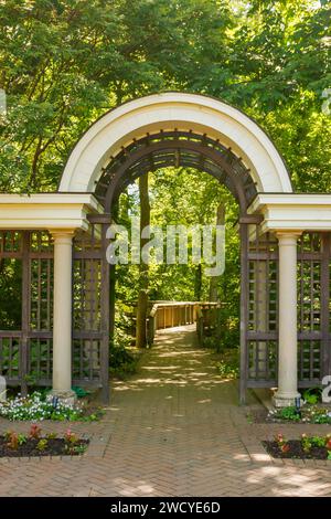 Arch in the formal gardens. Wegerzyn Garden Center, Dayton, Ohio, USA. Stock Photo