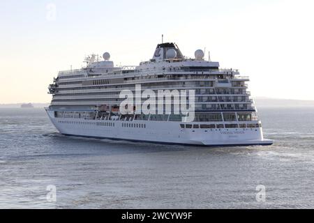 The Viking cruise ship MS VIKING VENUS departing from the International ...
