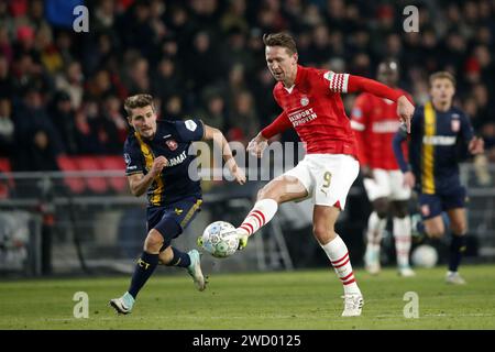 EINDHOVEN - (l-r) Michal Sadilek of FC Twente, Luuk de Jong of PSV Eindhoven during the 2nd round of the KNVB Cup match between PSV Eindhoven and FC Twente at the Phillips stadium on January 17, 2024 in Eindhoven, Netherlands. ANP BART STOUTJESDIJK Stock Photo