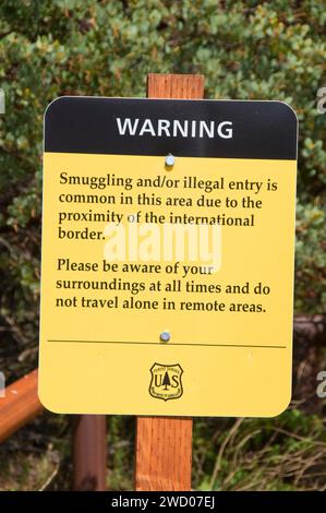 Border crossing warning sign, Pine Creek Wilderness, Cleveland National Forest, California Stock Photo
