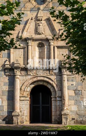 Burguete, church facade of San Nicolás de Bari, Santiago's road, Navarra, Spain Stock Photo