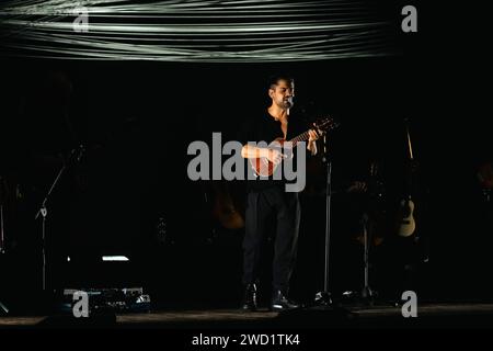 Naples, Salerno, Italy. 17th Jan, 2024. Italian singer and songwriter Alessandro Mannarino perform during the ''Corde a Teatro'' live in Teatro Augusteo on January 17, 2024 in Naples, Italy (Credit Image: © Francesco Luciano/ZUMA Press Wire) EDITORIAL USAGE ONLY! Not for Commercial USAGE! Stock Photo