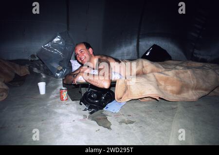 22nd January 1991 Wing Commander Mike Heath in a hospital tent at the King Faisal Airbase in Tabuk after ejecting from his Tornado jet. Stock Photo