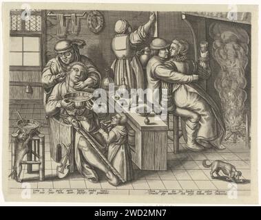 Shaving the Zot, Anonymous, 1570 - 1600 print In a departure, a woman sits on the lap of a man who hugs her in front of the fire. She holds a glass of wine in one hand, the other puts in his stock market. De Waardin keeps the notch. In the foreground, a man, who is referred to by his fool's staff as crazy or crazy, is shaved by a barber. Under the show a two -way verse in French and Dutch. 'Shaving the fool' was a common ritual in the 16th century at Narren parties: the shaving of criminals, vagabonds and crazy people, so that they were recognizable as such. Low Countries paper engraving Exist Stock Photo