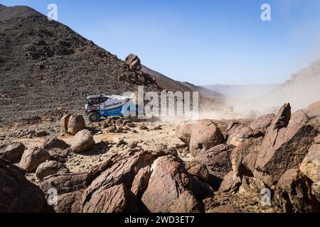 615 HUZINK Gert (nld), ROESINIK Martin (nld), BURRSEN Rob (nld), Jongbloed Dakar Team, Renault C460 Hybrid, FIA Truck, action during the Stage 11 of the Dakar 2024 on January 18, 2024 between Al Ula and Yanbu, Saudi Arabia - Photo Antonin Vincent/DPPI Credit: DPPI Media/Alamy Live News Stock Photo