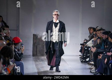 その他 LD WIM WENDERS KOLLEKTION Vol3 m0o93747 Wim Wenders wears a creation for Yohji Yamamoto as part of