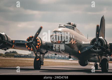 Boeing, B-17, 124485, G-BEDF, Sally B, Duxford Stock Photo - Alamy
