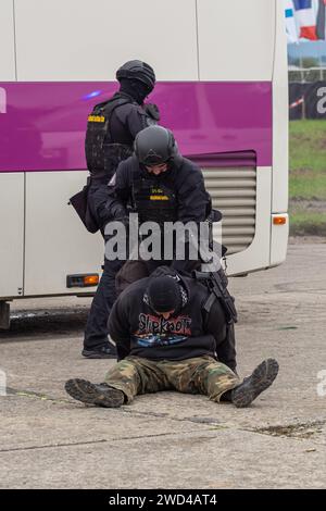 Special forces SWAT team shootout and arresting criminal terrorists ...