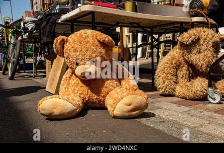 Giant Teddy Bears for sale at Barras Market in Glasgow, Scotland. Stock Photo