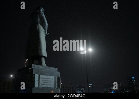 Warsaw, Poland. 18th Jan, 2024. The Jozef Pilsudski monument is seen during snowfall in Warsaw, Poland on 18 January, 2024. (Photo by Jaap Arriens/Sipa USA) Credit: Sipa USA/Alamy Live News Stock Photo