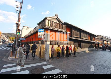 Small alleys in the Gionmachi Minamigawa district in Gion, Kyoto, Japan. Stock Photo