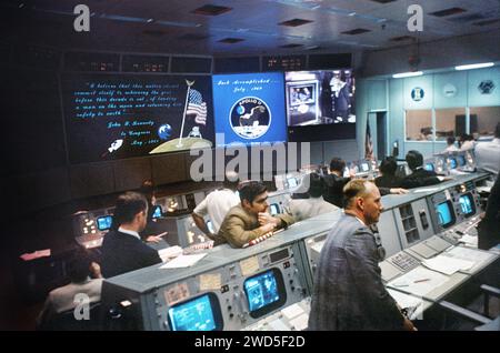 Mission Operations Control Room in Mission Control Center, Building 30, Manned Spacecraft Center, at conclusion of Apollo 11 lunar landing mission, Johnson, Space Center, Houston, Texas, USA, NASA, July 24, 1969 Stock Photo