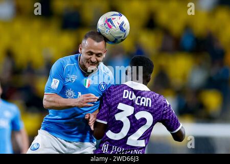 Riyadh. 19th Jan, 2024. Napoli's Stanislav Lobotka (L) vies with Fiorentina's Alfred Duncan during the Italian Super Cup semifinal between Napoli and Fiorentina in Riyadh, Saudi Arabia, Jan.18, 2024. Credit: Xinhua/Alamy Live News Stock Photo