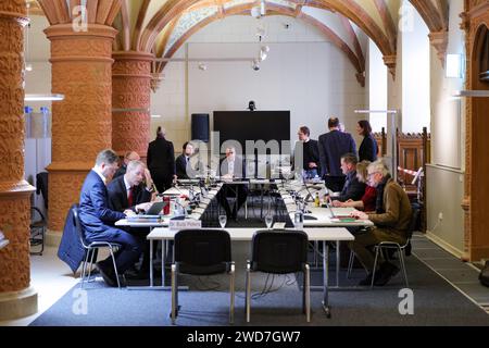 19 January 2024, Mecklenburg-Western Pomerania, Schwerin: The parliamentary committee of inquiry into the MV Climate and Environmental Protection Foundation is questioning witnesses from the Ribnitz-Damgarten tax office at Schwerin Castle. Among other things, the questioning of the witnesses is intended to shed light on the handling of the foundation's tax returns and applications for exemption. The committee is to investigate the objectives and actions of the state government of Mecklenburg-Vorpommern with regard to any links between the MV Climate and Environmental Protection Foundation and Stock Photo