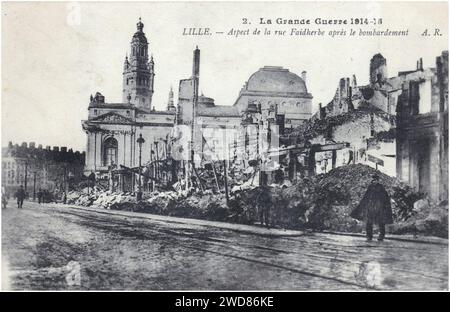 2 La Grande Guerre 1914-15. Lille — Aspect de la rue Faidherbe après le bombardement. Stock Photo