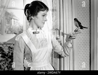 Julie Andrews, 'Mary Poppins' (1964). Photo credit: Disney (File Reference # 34580-618THA) Stock Photo