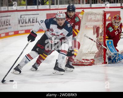 # Duesseldorfer EG vs. Nuernberg Ice Tigers, Eishockey, Penny DEL, 39. Spieltag, Saison 2023/2024, 19.01.2024 Foto: Eibner-Pressefoto/Thomas Haesler Stock Photo