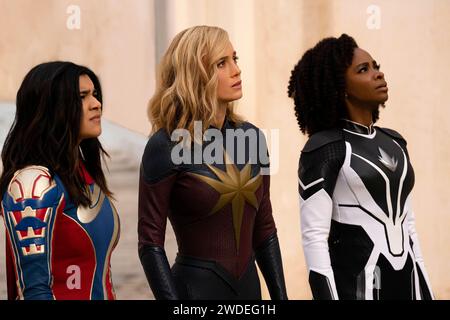 The Marvels (2023) directed by Nia DaCosta and starring Brie Larson, Teyonah Parris and Iman Vellani. Carol Danvers gets her powers entangled with those of Kamala Khan and Monica Rambeau, forcing them to work together to save the universe. Publicity photograph ***EDITORIAL USE ONLY***. Credit: BFA / Laura Radford / Walt Disney Studios Stock Photo