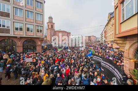 20 January 2024, Hesse, Frankfurt/Main: Under the motto 'Defend democracy', numerous people gathered on Römerberg and Paulsplatz in front of St. Paul's Church to demonstrate against the AfD and right-wing extremism. The participants wanted to send a signal of resistance against right-wing activities. Photo: Andreas Arnold/dpa Stock Photo