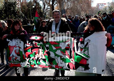 Madrid, Spanien. 20th Jan, 2024. Madrid Spain; 01/20/2024.- Solidarity Network against Occupation of Palestine (RESCOP) calls for demonstrations in Spain 'for the end of the genocide in Palestine, the end of the arms trade and the breaking of relations with Israel.' The mobilizations are held in 115 Spanish cities to protest against the Spanish Government for being 'failing to comply with state and international legislation by maintaining the arms trade with Israel.' Credit: Juan Carlos Rojas/dpa/Alamy Live News Stock Photo