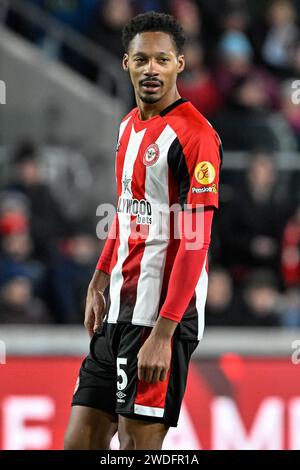 London, UK. 20th Jan, 2024. Ethan Pinnock of Brentford during the Premier League match Brentford vs Nottingham Forest at The Gtech Community Stadium, London, United Kingdom, 20th January 2024 (Photo by Cody Froggatt/News Images) Credit: News Images LTD/Alamy Live News Stock Photo