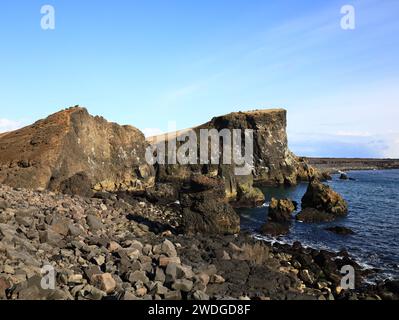 Valahnúkamöl is a high boulder ridge composed of well rounded stones located in the Reykjanes Peninsula Stock Photo