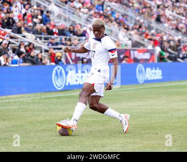 San Antonio, Texas, USA. January 20, 2024: United States forward BERNARD KAMUNGO (17) moves the ball during an international friendly soccer match between the United States Men's National Team and Slovenia on January 20, 2024, in San Antonio, Texas. Slovenia won, 1-0. (Credit Image: © Scott Coleman/ZUMA Press Wire) EDITORIAL USAGE ONLY! Not for Commercial USAGE! Credit: ZUMA Press, Inc./Alamy Live News Stock Photo