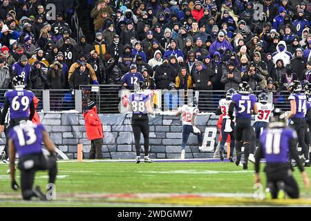 Baltimore, United States. 20th Jan, 2024. Houston Texans wide receiver Steven Sims (82) scores a touchdown on a 67-yard punt return against the Baltimore Ravens during the first half an AFC Divisional Round playoff game at M&T Bank Stadium in Baltimore, Maryland, on Saturday, January 20, 2024. Photo by David Tulis/UPI Credit: UPI/Alamy Live News Stock Photo