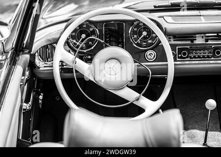 WERDER (HAVEL), GERMANY - MAY 20, 2023: The interior of sports car Mercedes-Benz 230 SL (W113) Pagoda. Oldtimer - Festival Werder Classics 2023 Stock Photo