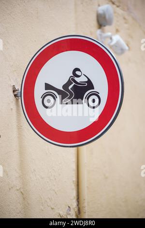 Ban motorcycle icon. Restricted motorbike parking forbidden sign ...