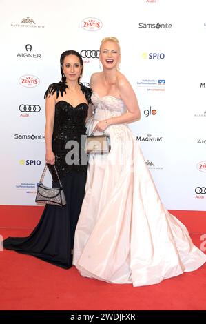 Stephanie Stumph Und Franziska Knuppe Beim 48. Deutschen Filmball 2024 ...