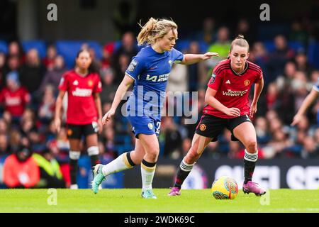 London, England, United Kingdom on 21 January 2024. Chelsea's Erin Cuthbert feels pressure from Manchester United's Ella Toone during the Chelsea Women v Manchester United Women Barclays Women's Super League match at Stamford Bridge, London, England, United Kingdom on 21 January 2024 Credit: Every Second Media/Alamy Live News Stock Photo