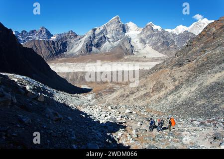 View of Khumbu glacier and mount Cho Oyu from Kongmala pass, Khumbu valley, Solukhumbu, Sagarmatha national park, Nepal Himalayas mountains Stock Photo