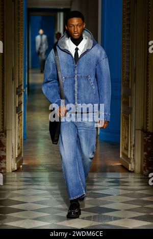 VALENTINO Autumn-Winter 2025 runway during Paris Fashion Week on March ...